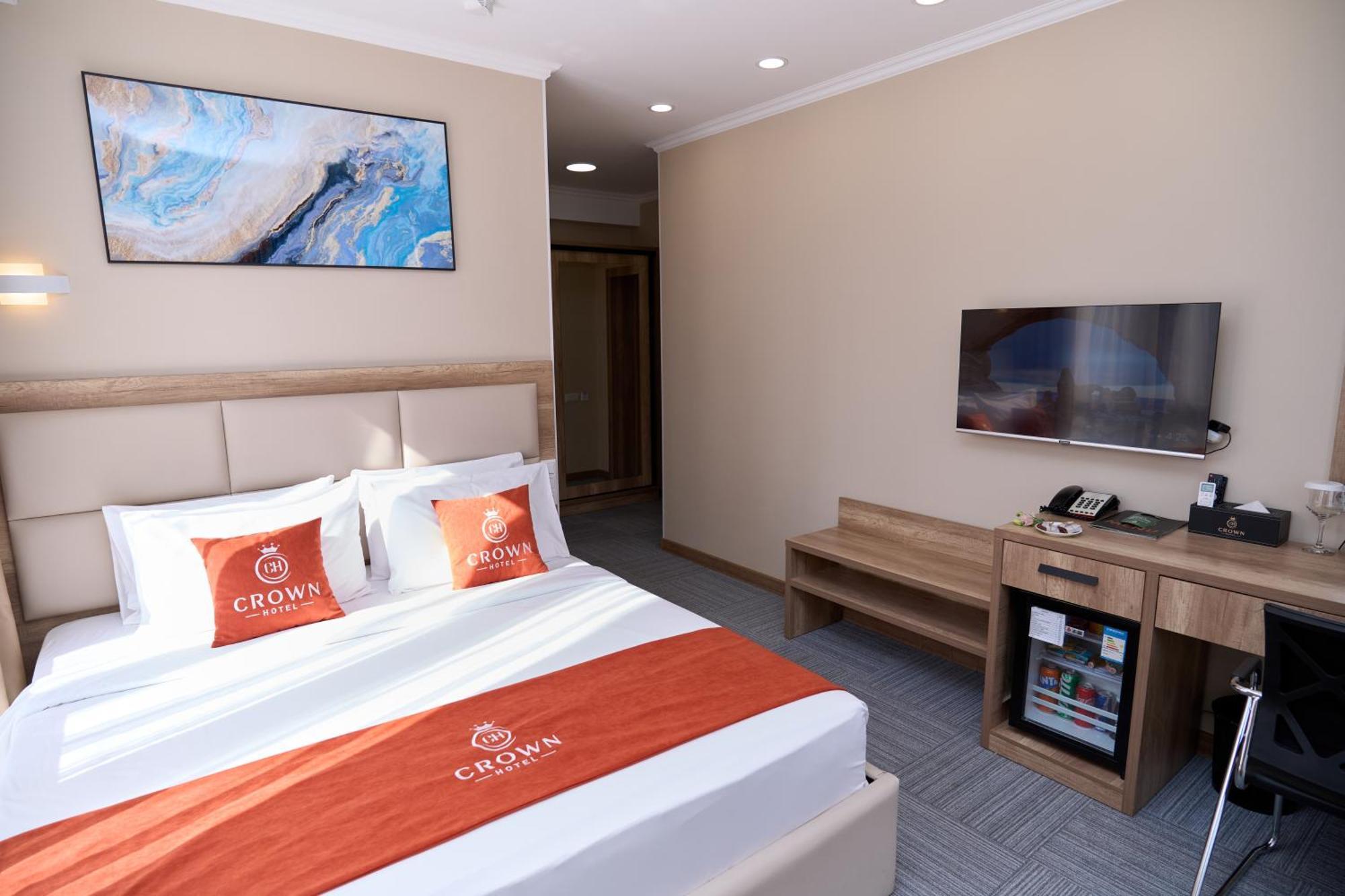 Crown Hotel Bişkek Dış mekan fotoğraf